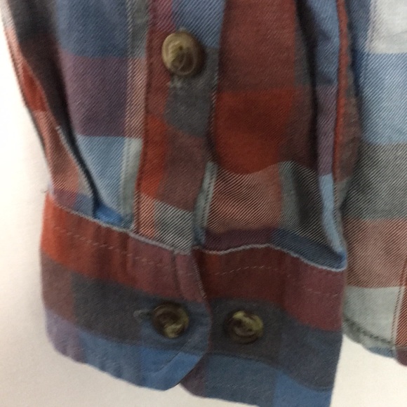 The North Face Shirt - Picture 7 of 8